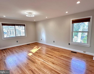505 Carlisle Drive - Photo Thumbnail 7