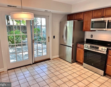 505 Carlisle Drive - Photo Thumbnail 3