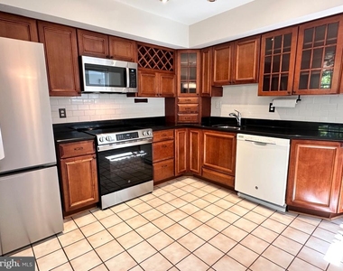 505 Carlisle Drive - Photo Thumbnail 2