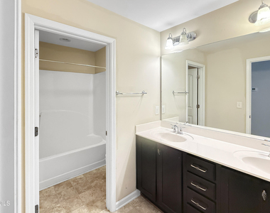2449 Memory Ridge Drive - Photo Thumbnail 13