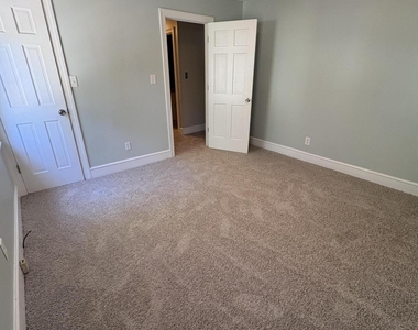 2353 Ravenhill Drive - Photo Thumbnail 10