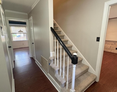 2353 Ravenhill Drive - Photo Thumbnail 3