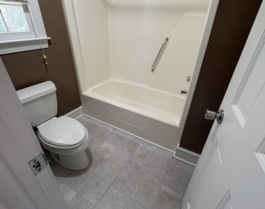2353 Ravenhill Drive - Photo Thumbnail 8