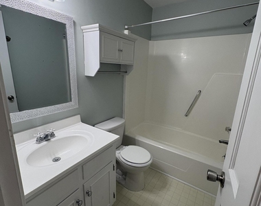 2353 Ravenhill Drive - Photo Thumbnail 7
