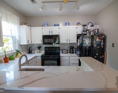 265 S Pickett Street - Photo Thumbnail 7