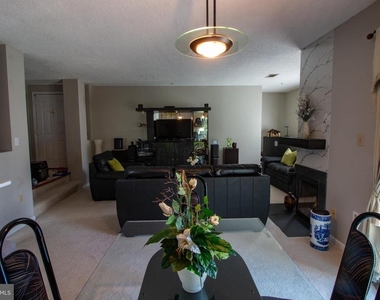265 S Pickett Street - Photo Thumbnail 4