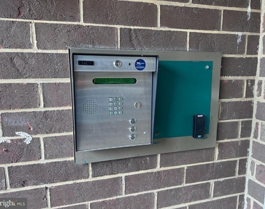 75 S Reynolds Street - Photo Thumbnail 22