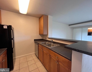 75 S Reynolds Street - Photo Thumbnail 6