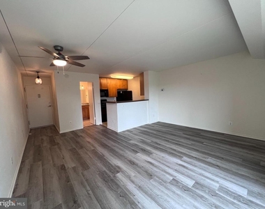 75 S Reynolds Street - Photo Thumbnail 10