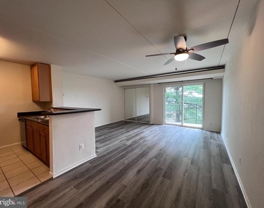 75 S Reynolds Street - Photo Thumbnail 8