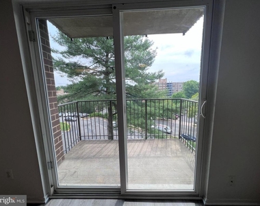 75 S Reynolds Street - Photo Thumbnail 18