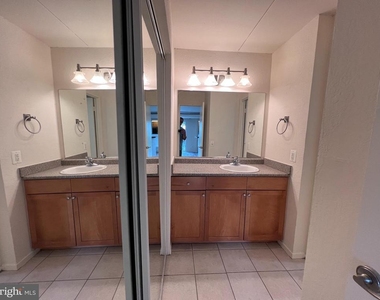 75 S Reynolds Street - Photo Thumbnail 17