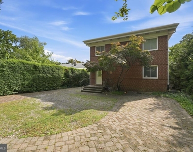 1104 S Cleveland Street - Photo Thumbnail 22
