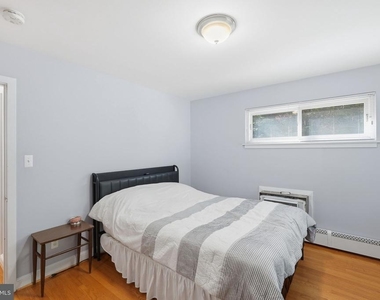 1104 S Cleveland Street - Photo Thumbnail 13