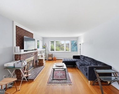 1104 S Cleveland Street - Photo Thumbnail 2