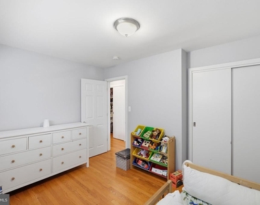 1104 S Cleveland Street - Photo Thumbnail 9