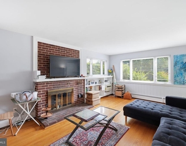 1104 S Cleveland Street - Photo Thumbnail 3