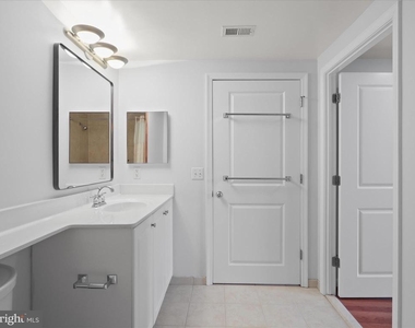 851 N Glebe Road N - Photo Thumbnail 21