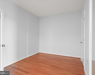 851 N Glebe Road N - Photo Thumbnail 14