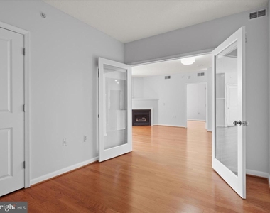 851 N Glebe Road N - Photo Thumbnail 15