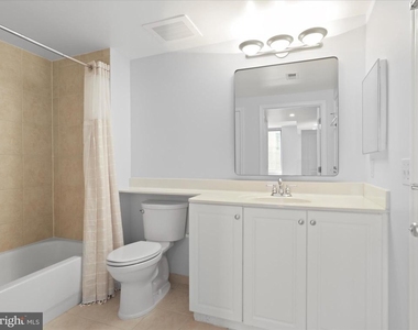 851 N Glebe Road N - Photo Thumbnail 20