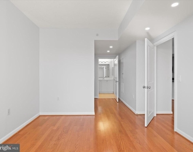 851 N Glebe Road N - Photo Thumbnail 17