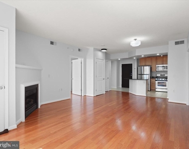 851 N Glebe Road N - Photo Thumbnail 12