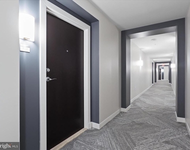 851 N Glebe Road N - Photo Thumbnail 4