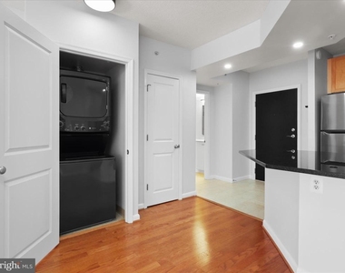 851 N Glebe Road N - Photo Thumbnail 9
