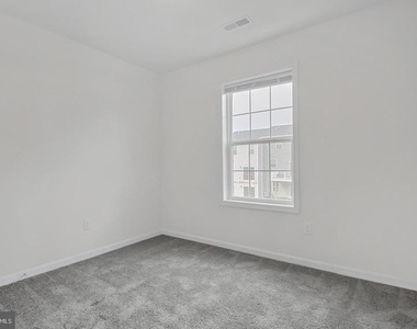 132 Quincy Drive - Photo Thumbnail 15