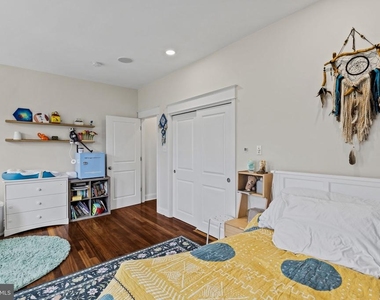 617 Pine Street - Photo Thumbnail 33