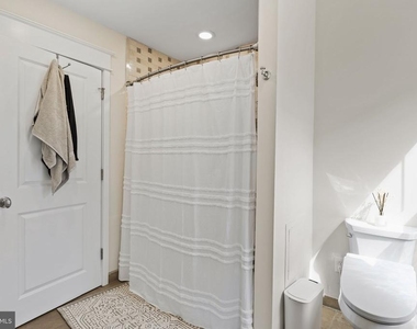 617 Pine Street - Photo Thumbnail 44