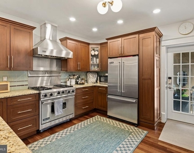 617 Pine Street - Photo Thumbnail 23