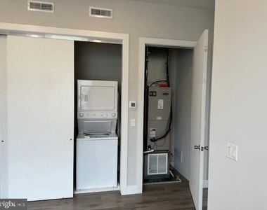 907 Leland Street - Photo Thumbnail 8