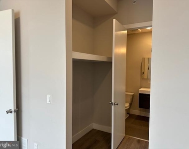 907 Leland Street - Photo Thumbnail 18