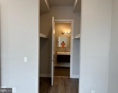 907 Leland Street - Photo Thumbnail 19