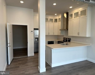 907 Leland Street - Photo Thumbnail 7