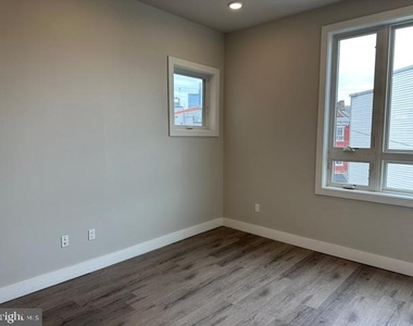907 Leland Street - Photo Thumbnail 16