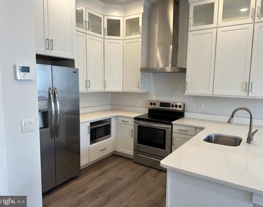 907 Leland Street - Photo Thumbnail 5