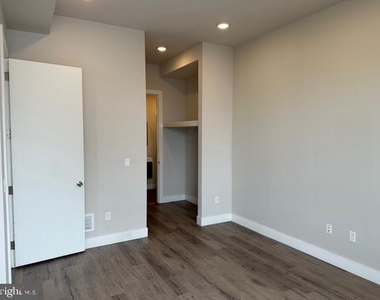 907 Leland Street - Photo Thumbnail 17