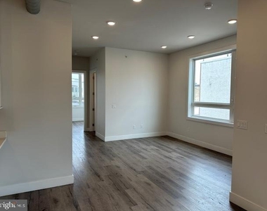 907 Leland Street - Photo Thumbnail 14