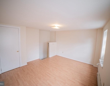 1305 N Lawrence Street - Photo Thumbnail 11