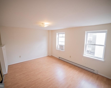 1305 N Lawrence Street - Photo Thumbnail 10