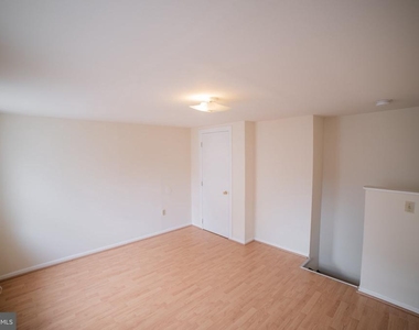 1305 N Lawrence Street - Photo Thumbnail 12