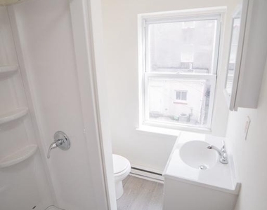 1305 N Lawrence Street - Photo Thumbnail 8
