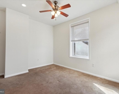1606 Wallace Street - Photo Thumbnail 9