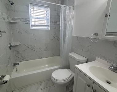 530-532 Bainbridge Street - Photo Thumbnail 1