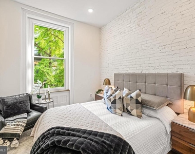 2303 Delancey Place - Photo Thumbnail 9