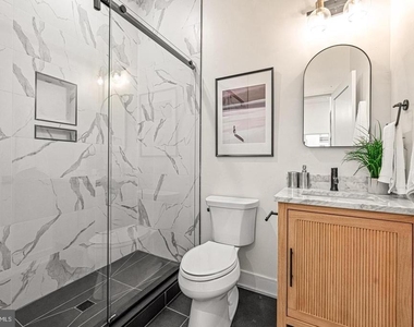 2303 Delancey Place - Photo Thumbnail 4