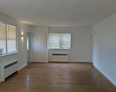 7524 Whitaker Avenue - Photo Thumbnail 6